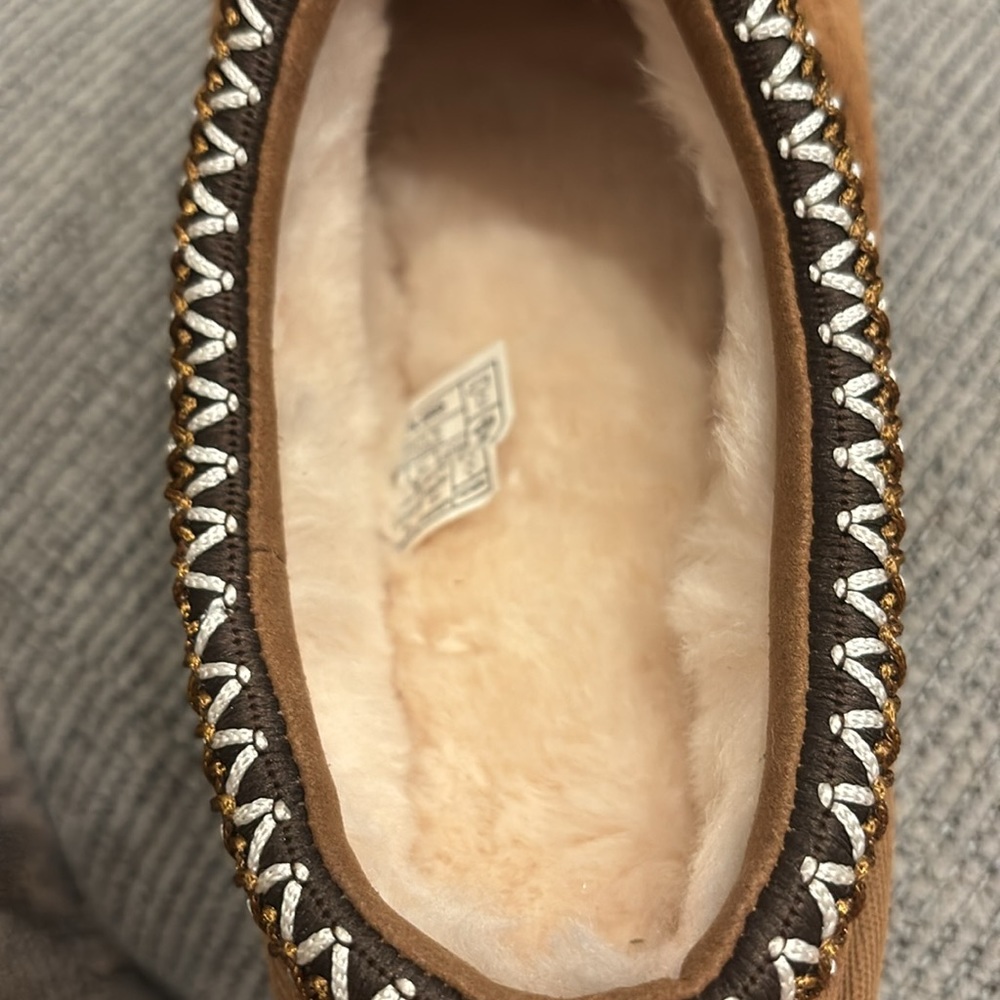 Brand new women’s Tasman Uggs size 6 chestnut. In original box and packa… - Picture 12 of 15